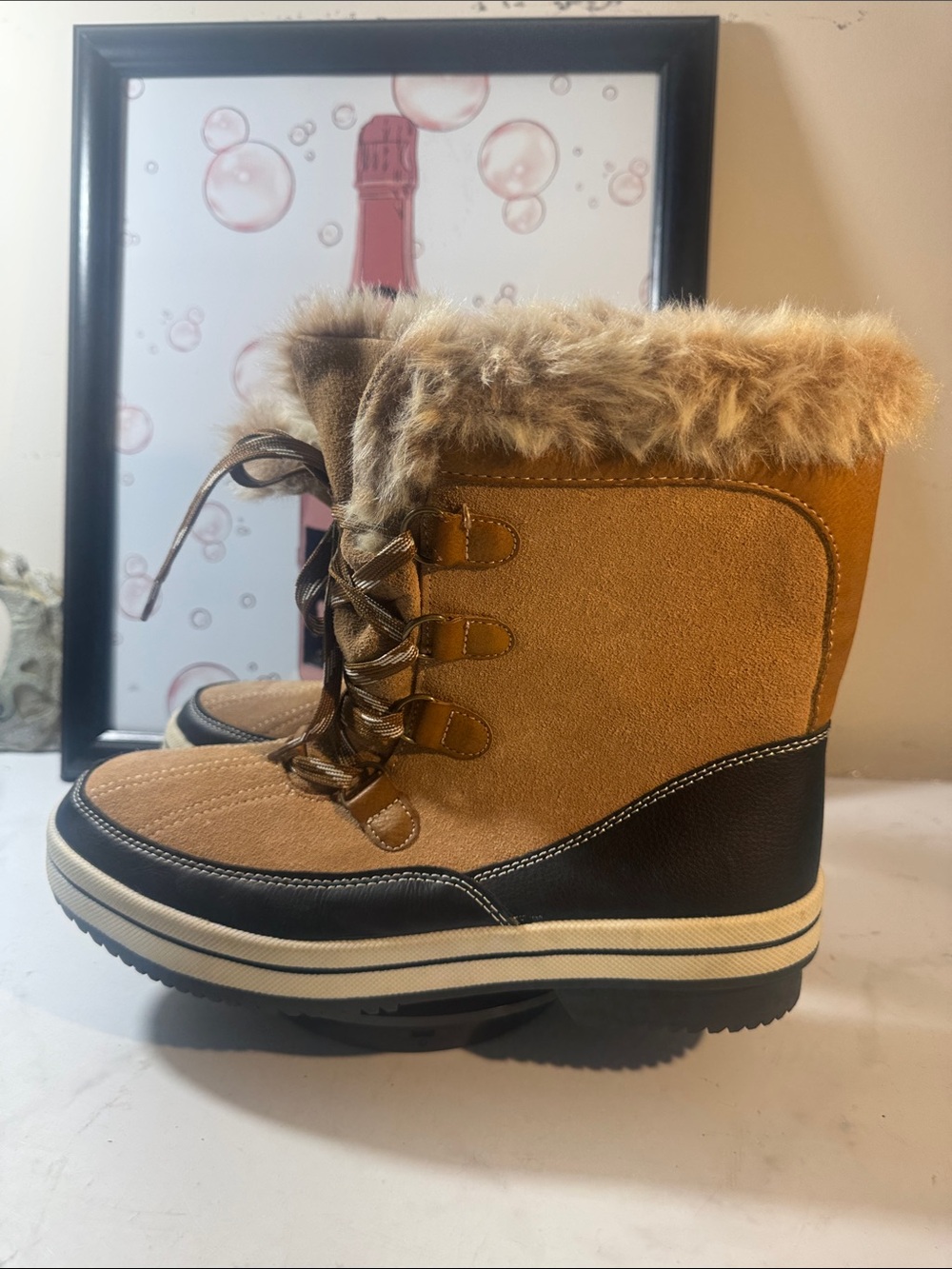 Universal Thread Tan and Black Faux-Fur Winter Lace-Up Boots - Women’s Size 11